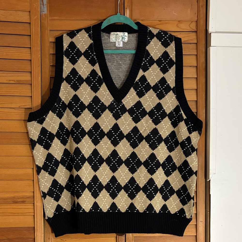 Men’s Vintage Argyle Sweater Vest in Black and Tan